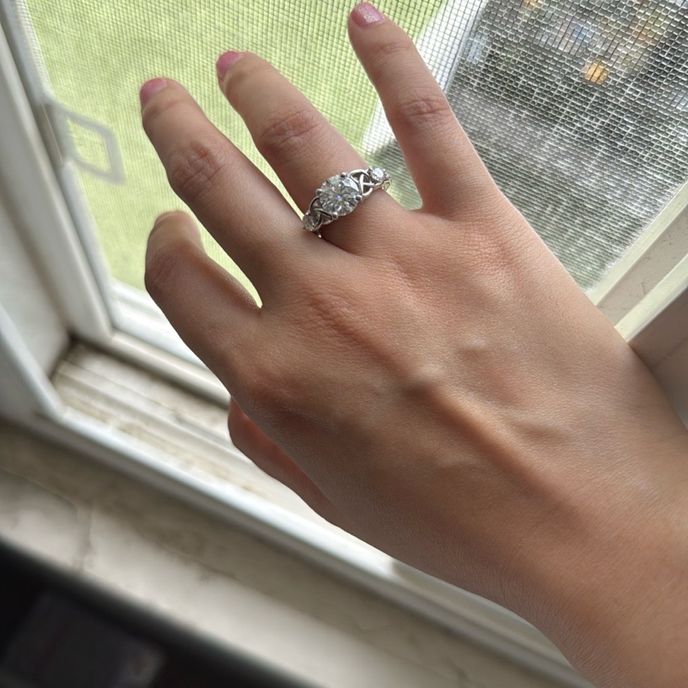 Elegant Silver Ring
